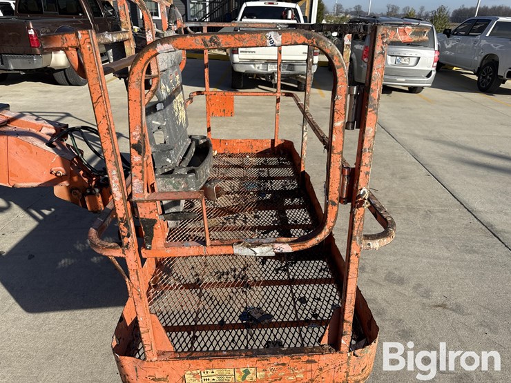 2006-jlg-800s-image-9