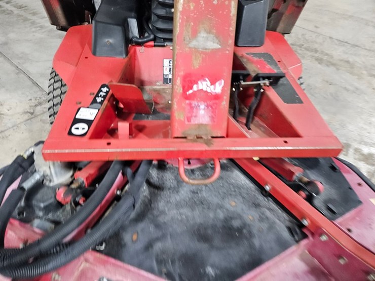 #110-•-2011-toro-groundsmaster-wide-area-mower-image-14