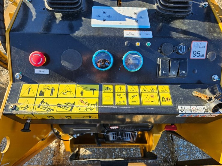 #57-•-2025-agt-mx-mrt-14-mini-skid-loader-image-16