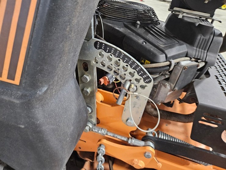 #106-•-2022-scag-v-ride-ii-fuel-injected-stand-on-mower-image-28