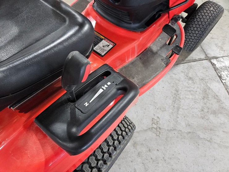 #124-•-simplicity-conquest-lawn-tractor-image-21