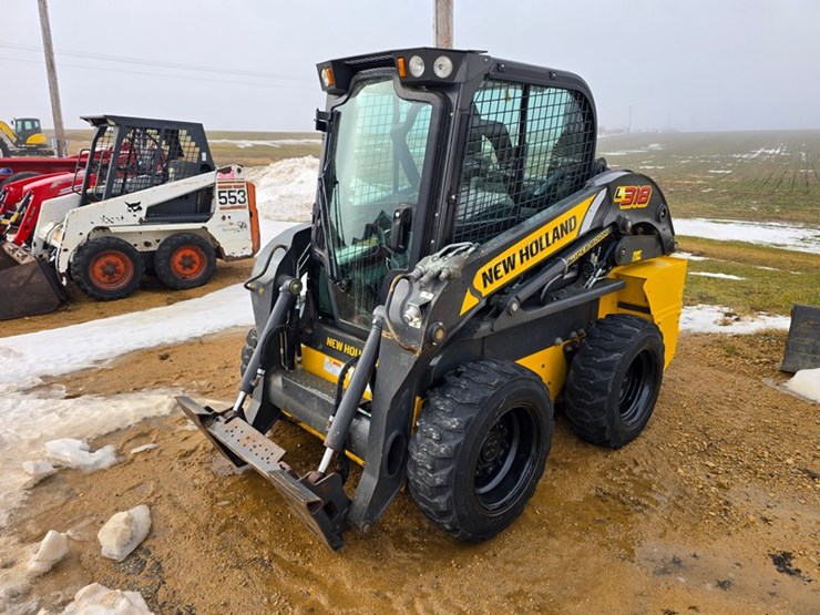 new-holland-l318-image-1