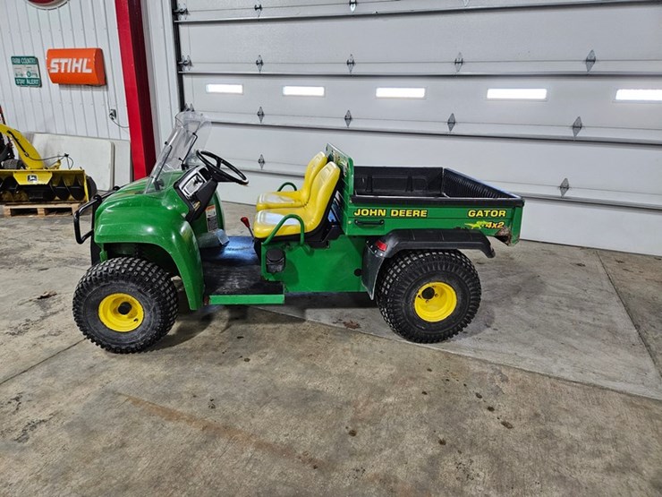john-deere-gator-image-2