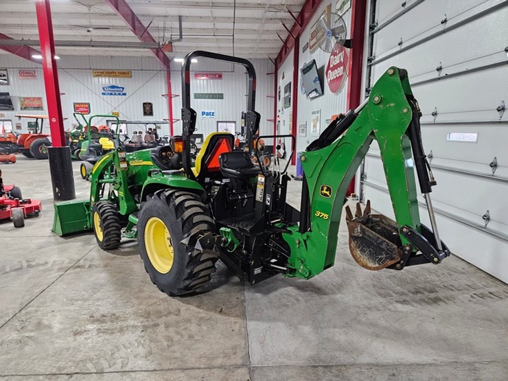 john-deere-3320-image-3