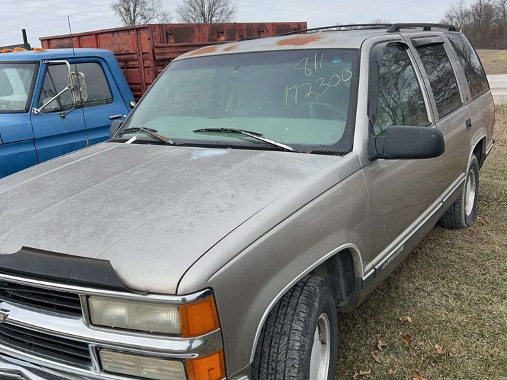 1999-chevrolet-tahoe-image-1