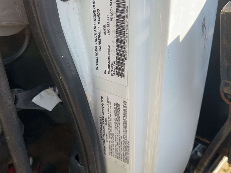 2006-international-durastar-4300-image-25