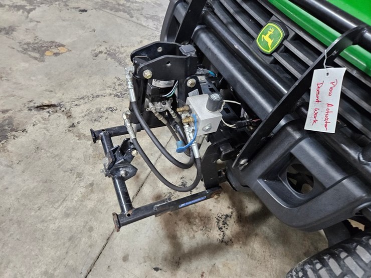 2011-john-deere-gator-image-10