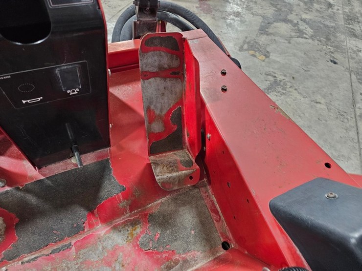 2011-toro-groundsmaster-4000d-image-17