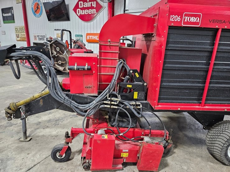 #167-•-toro-versa-vac-towable-vac-image-27