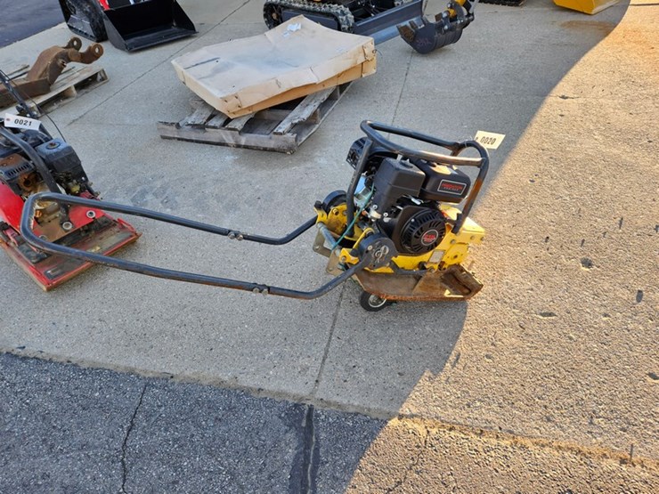 #20-•-bomag-plate-compactor-image-5
