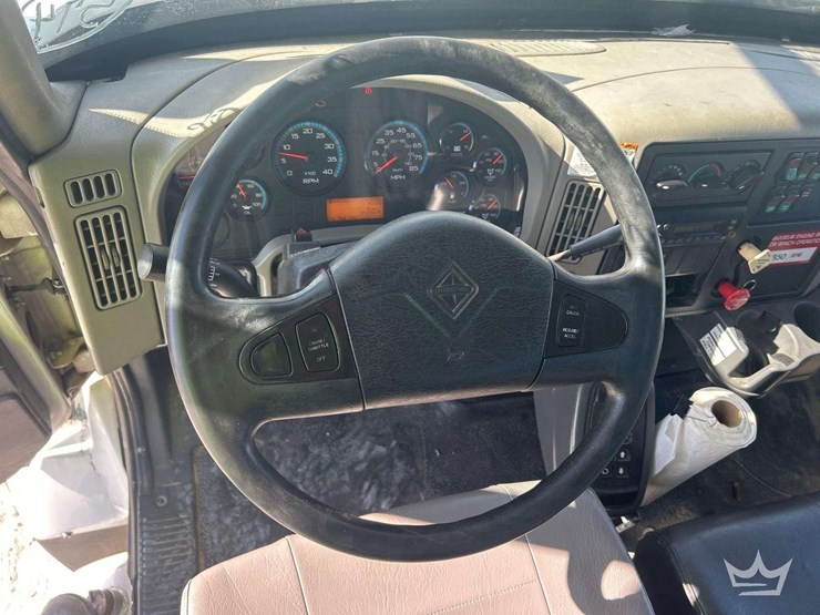 2013-international-workstar-7400-4x4-altec-am55e-56ft.-bucket-truck-image-11