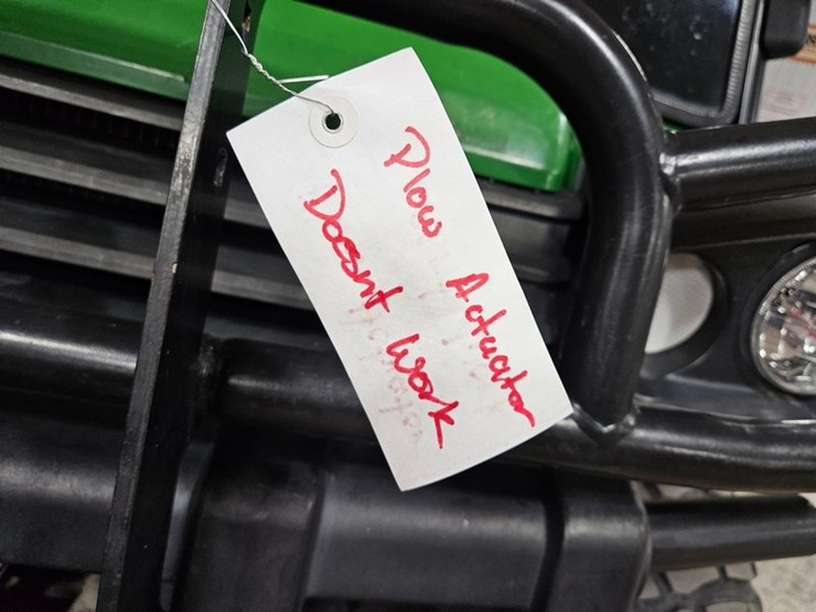 2011-john-deere-gator-image-13