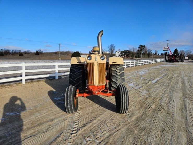 #78-•-case-930-tractor-image-8