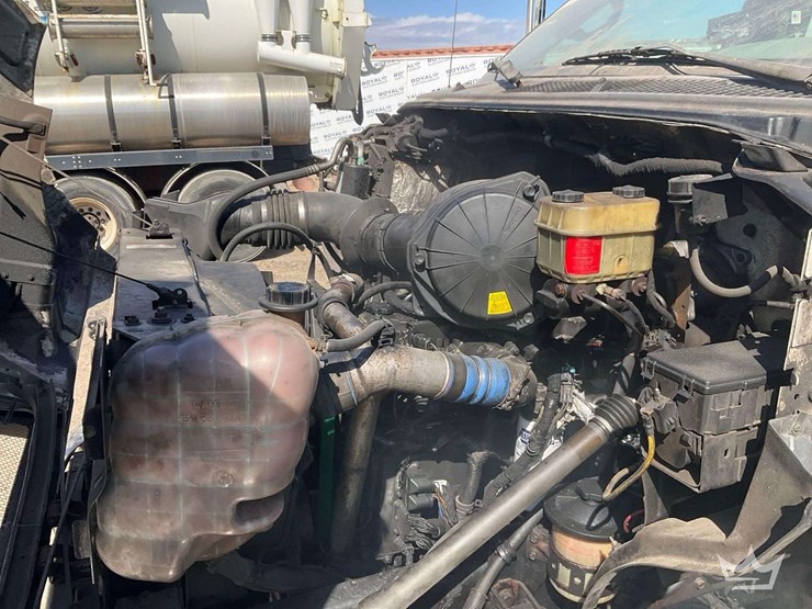 2005-ford-f650-image-15