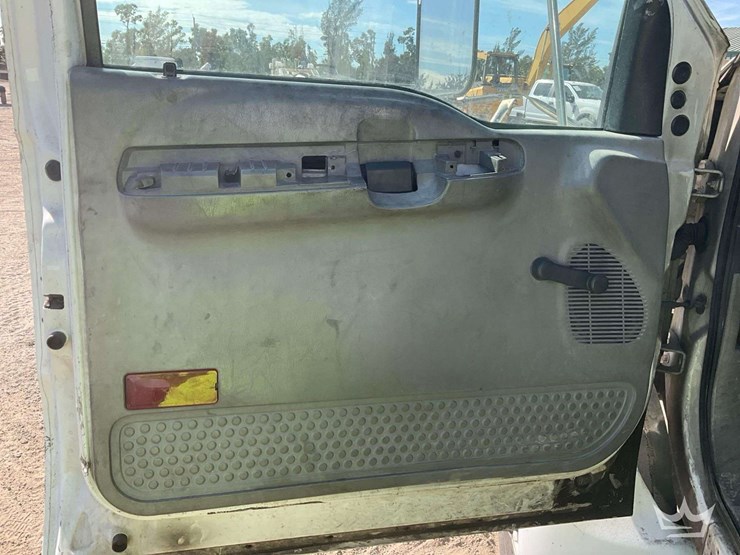 2005-ford-f650-image-7