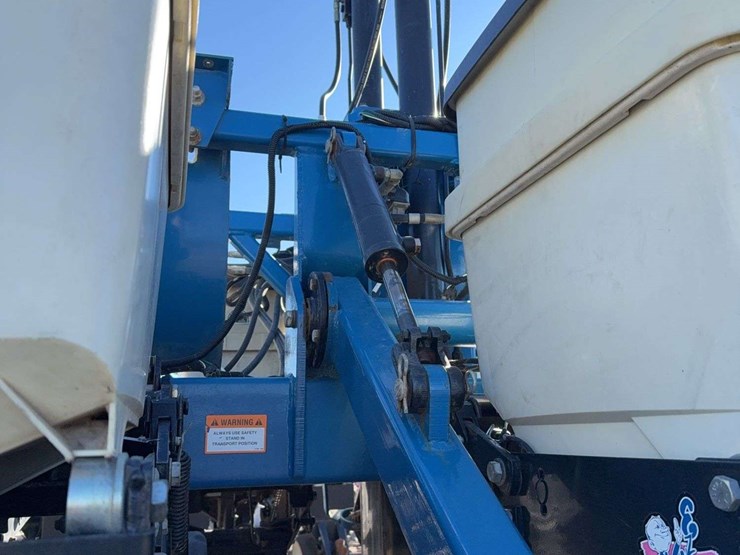 2004-kinze-3650-image-16