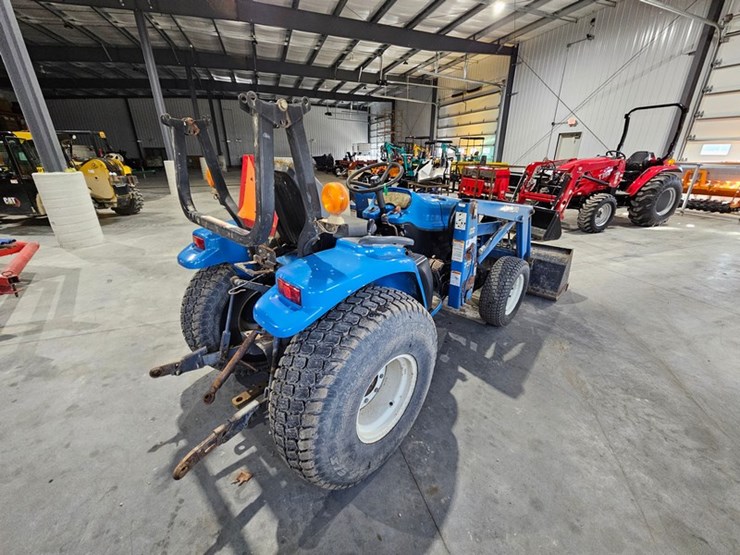 new-holland-1530-image-5