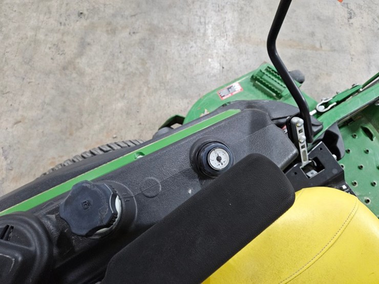 2016-john-deere-z930r-image-19