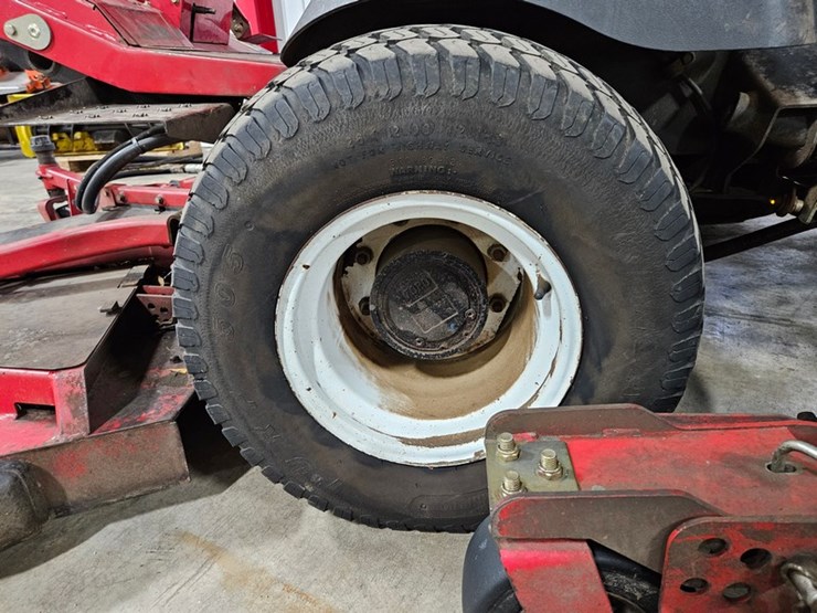 2016-toro-groundsmaster-4000d-image-12