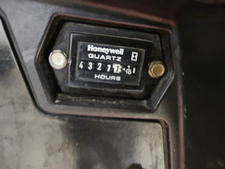 #110-•-2011-toro-groundsmaster-wide-area-mower-image-19