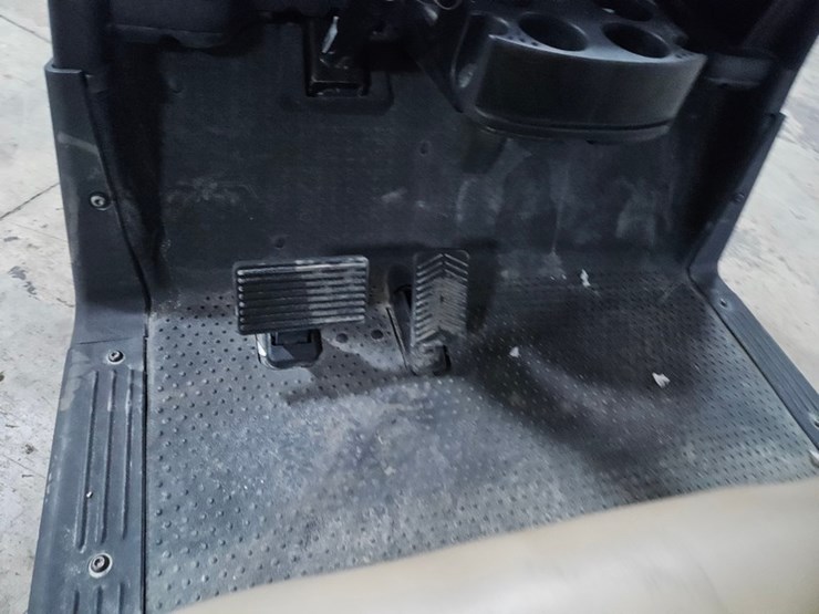 #143-•-2013-ez-go-rxv-electric-golf-cart-image-16