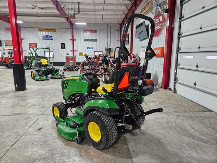 john-deere-1025r-image-3