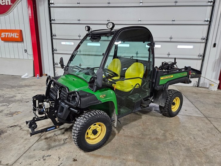 2011-john-deere-gator-image-1