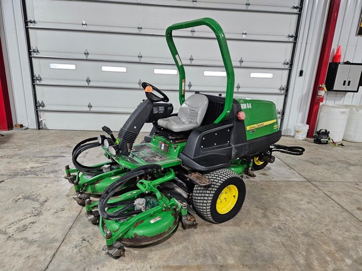 john-deere-7400-image-1