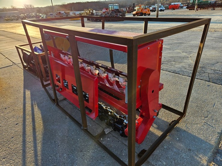 #22-•-2025-agt-stsd10-64"-skid-steer-seed-drill-image-5