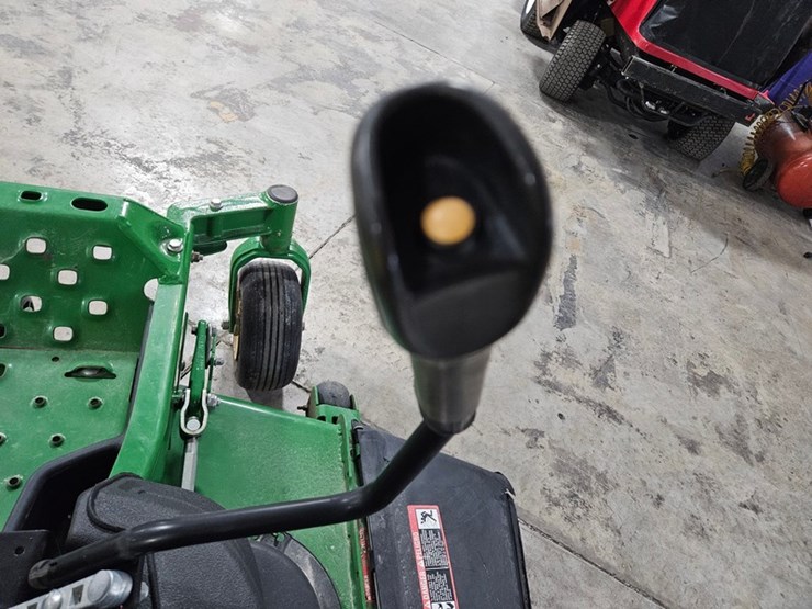 2016-john-deere-z930r-image-21