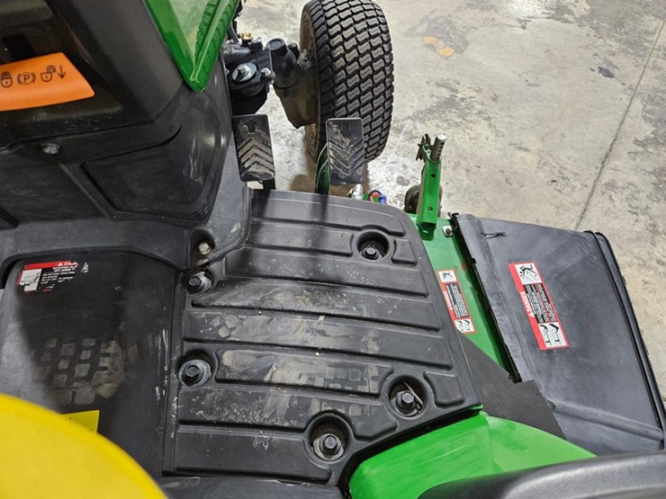 john-deere-1025r-image-23