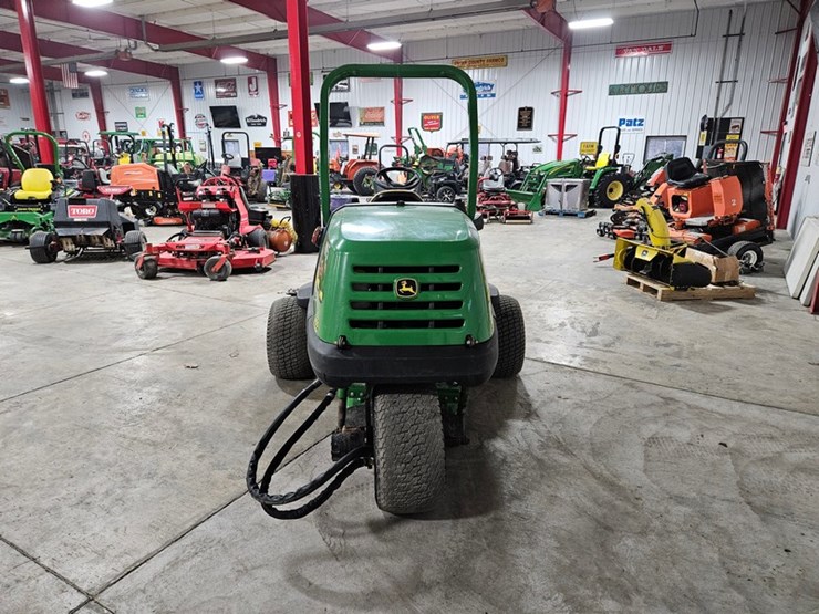 2013-john-deere-7400-image-4