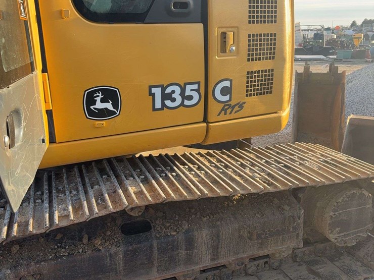 2005-john-deere-135-image-29