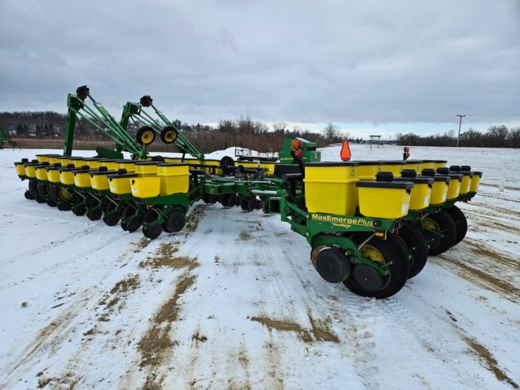 1997-john-deere-1770-image-3