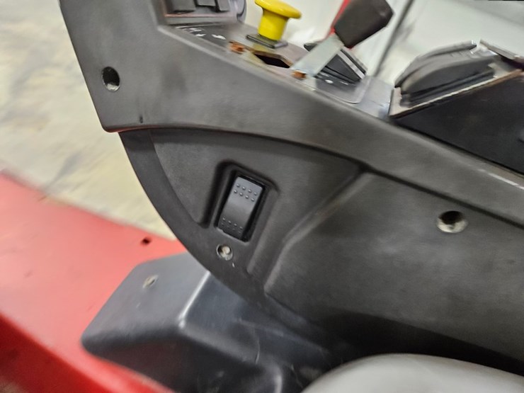 2011-toro-groundsmaster-4000d-image-19