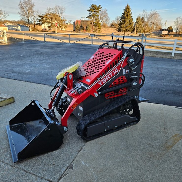 #40 • 2025 AGT YSRT 14 Mini Skid Loader