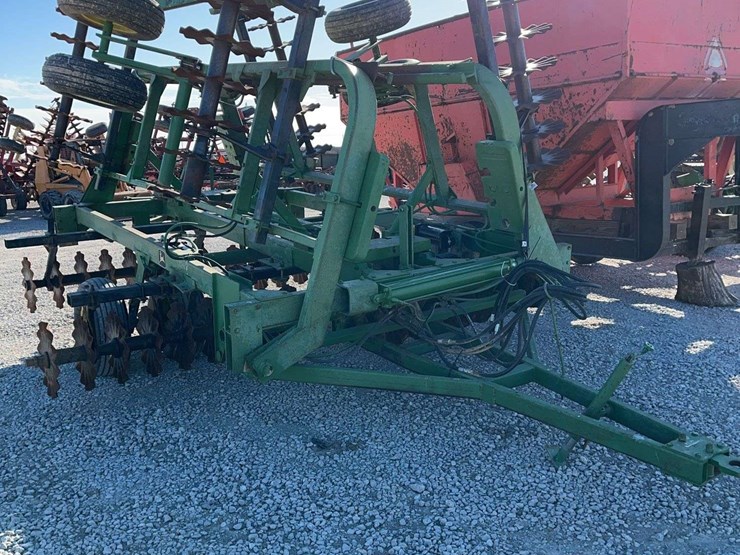 john-deere-230-image-3