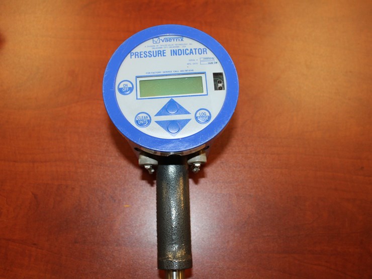 #1052-•-aetrix-digital-dead-weight-tester/gauge-w/-data-logger-image-1