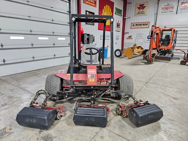 #174-•-toro-5000d-reelmaster-fairway-mower-image-8