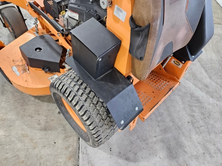 #105-•-2022-scag-v-ride-ii-fuel-injected-stand-on-mower-image-16
