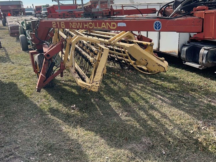 new-holland-216-image-2