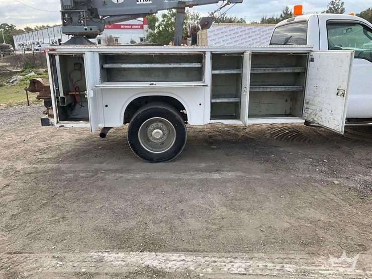 2006-ford-f550-image-34