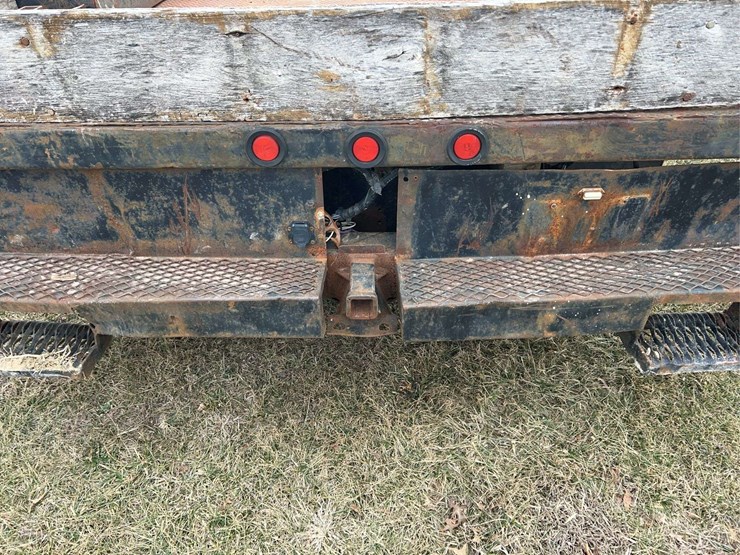 2005-chevrolet-3500-image-9