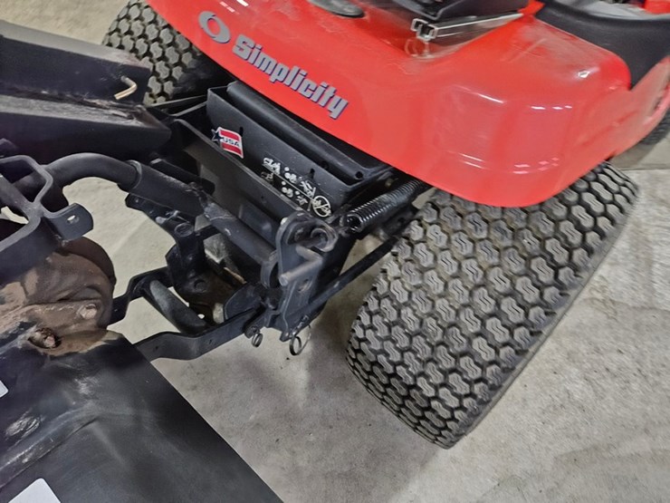 #124-•-simplicity-conquest-lawn-tractor-image-15