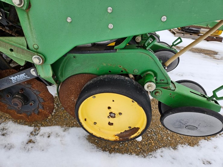 john-deere-7200-image-11