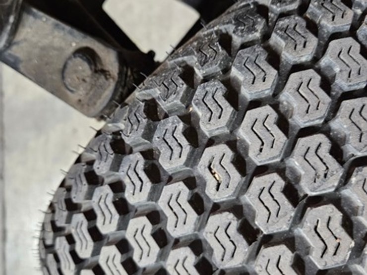 #124-•-simplicity-conquest-lawn-tractor-image-34