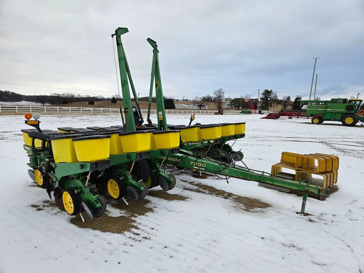 john-deere-7200-image-7