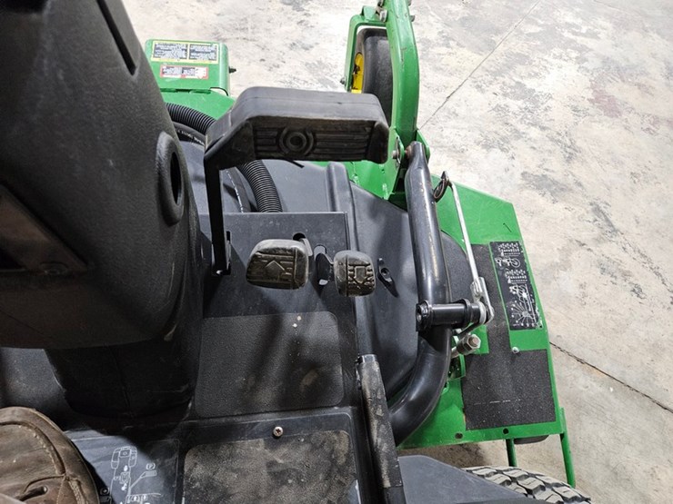 2021-john-deere-1600-turbo-image-24