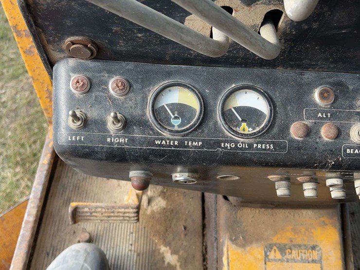 john-deere-570-image-25