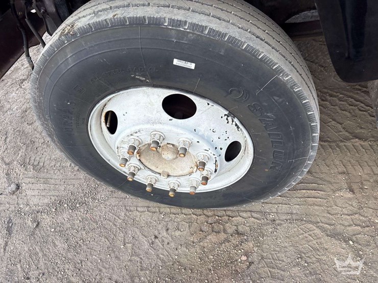 2006-gmc-c6500-crew-cab-chipper-truck-image-29